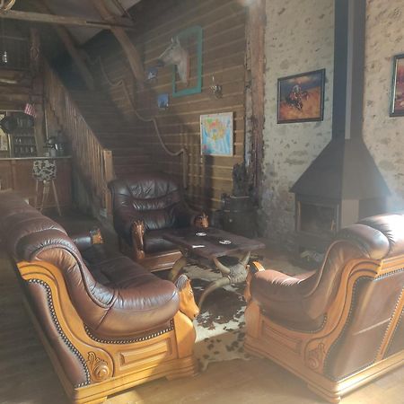 La Valise A Cheval Bed & Breakfast Mezieres-sur-Ponthouin Exterior foto