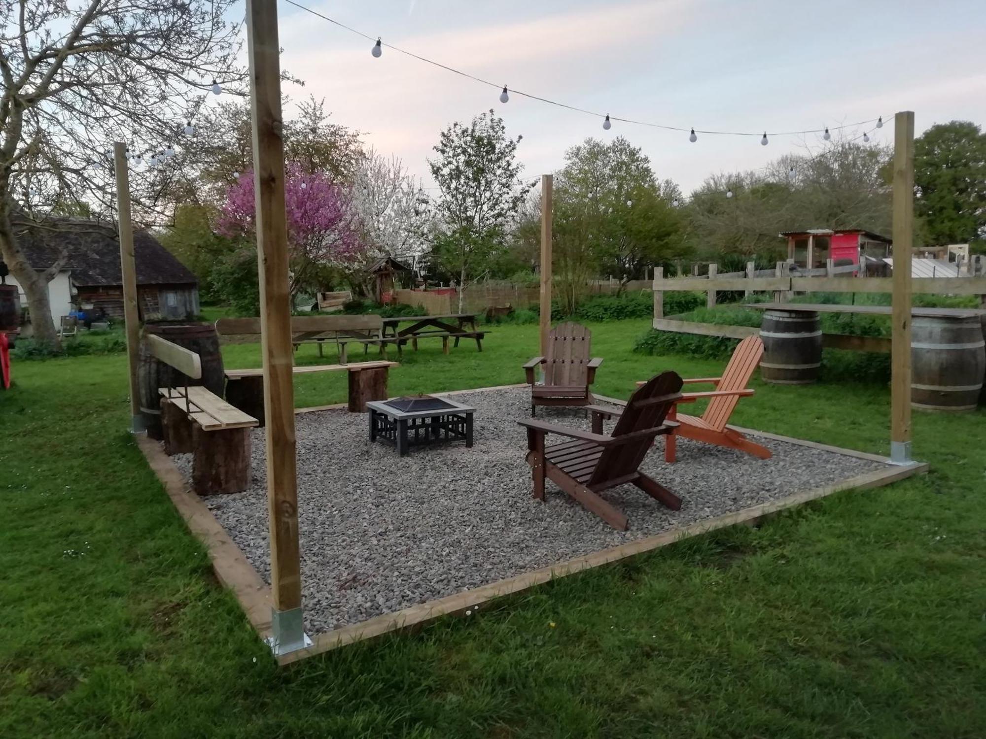 La Valise A Cheval Bed & Breakfast Mezieres-sur-Ponthouin Exterior foto