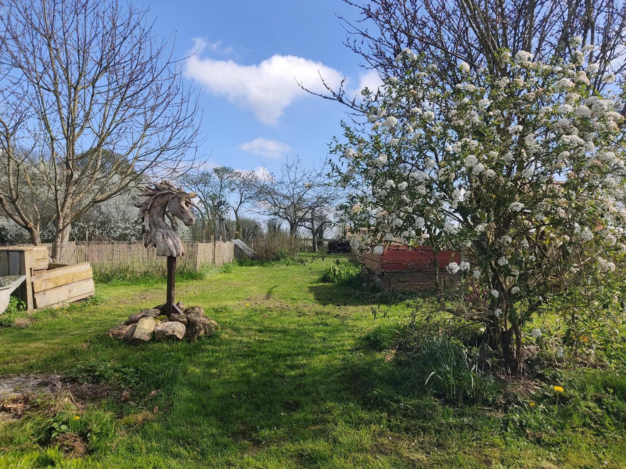 La Valise A Cheval Bed & Breakfast Mezieres-sur-Ponthouin Exterior foto
