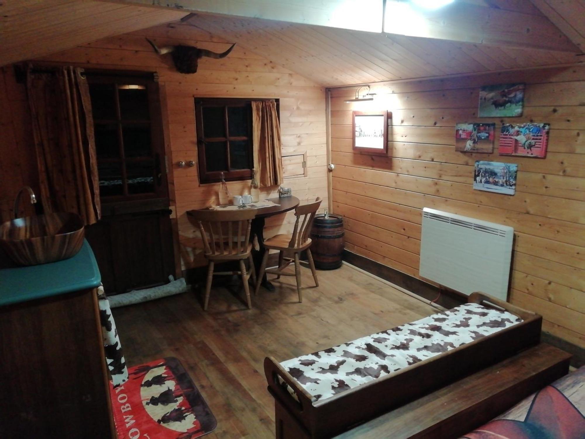 La Valise A Cheval Bed & Breakfast Mezieres-sur-Ponthouin Exterior foto