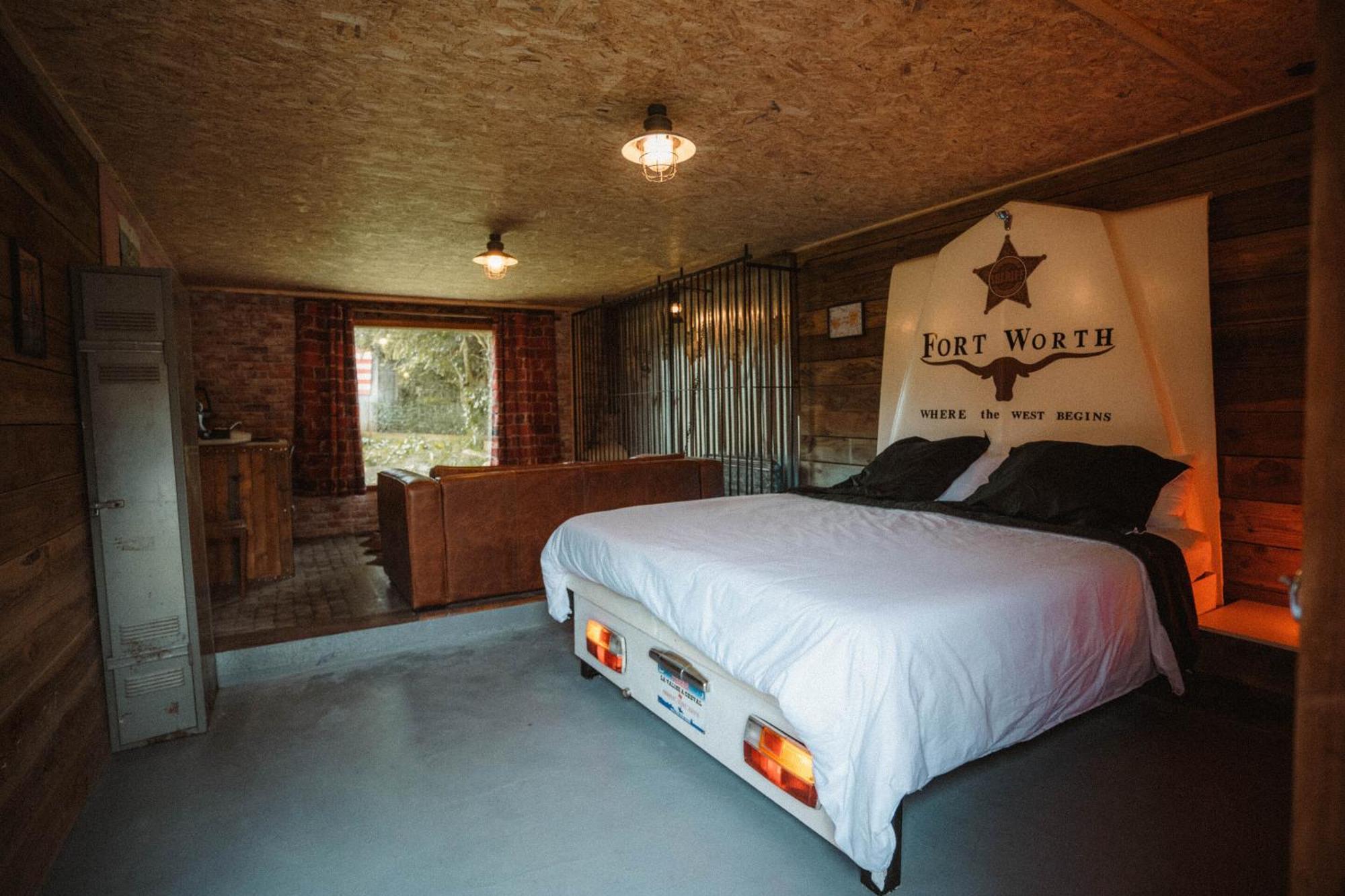 La Valise A Cheval Bed & Breakfast Mezieres-sur-Ponthouin Cameră foto